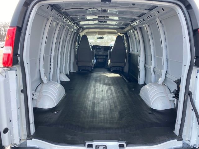 Certified 2024 GMC Savana 2500 Work Van w/ Driver Convenience Package image 17