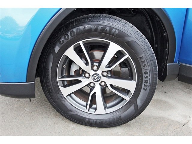 Used 2018 Toyota RAV4 XLE w/ Plus Extra Value Package image 29