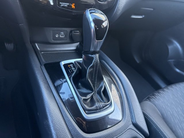 Used 2018 Nissan Rogue SV image 28