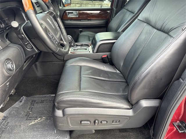 Used 2016 Lincoln Navigator Select image 9