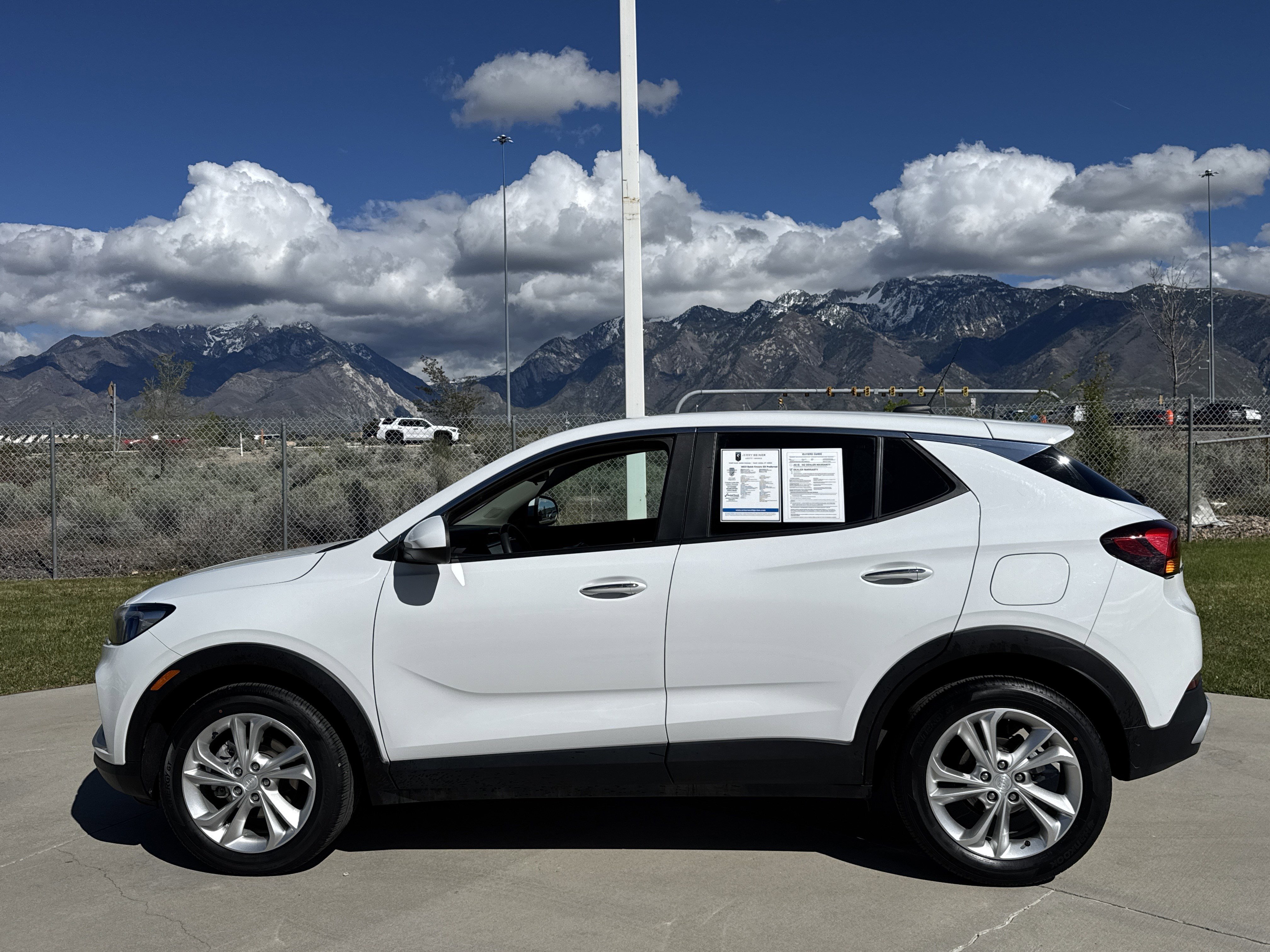 Used 2023 Buick Encore GX Preferred w/ Cold Weather Comfort Package FWD image 2