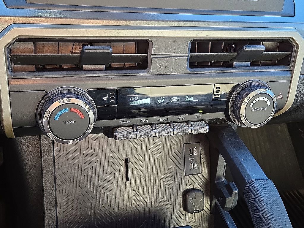Used 2025 Toyota Tacoma SR5 image 29