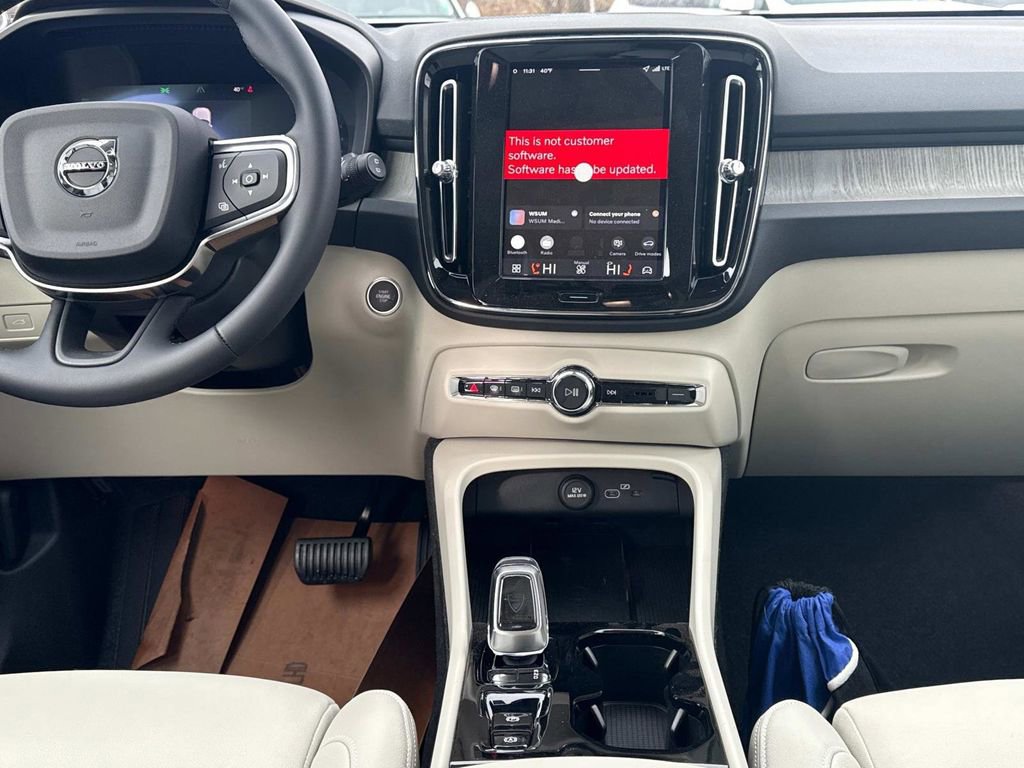 New 2026 Volvo XC40 B5 Ultra w/ Climate Package AWD/4WD image 14