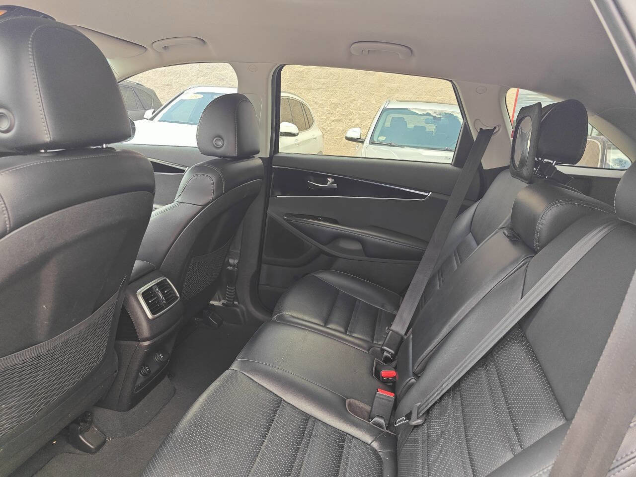Used 2019 Kia Sorento EX FWD image 11