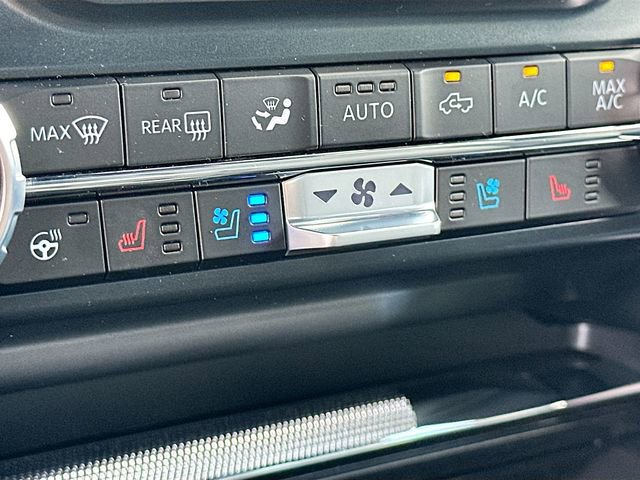 Used 2025 Ford F150 Platinum w/ Equipment Group 702A High image 21