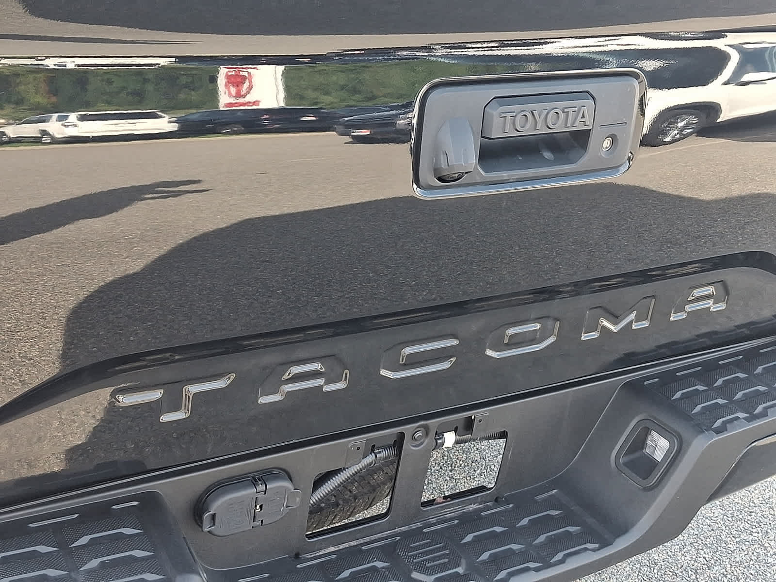 Certified 2022 Toyota Tacoma SR AWD/4WD image 29