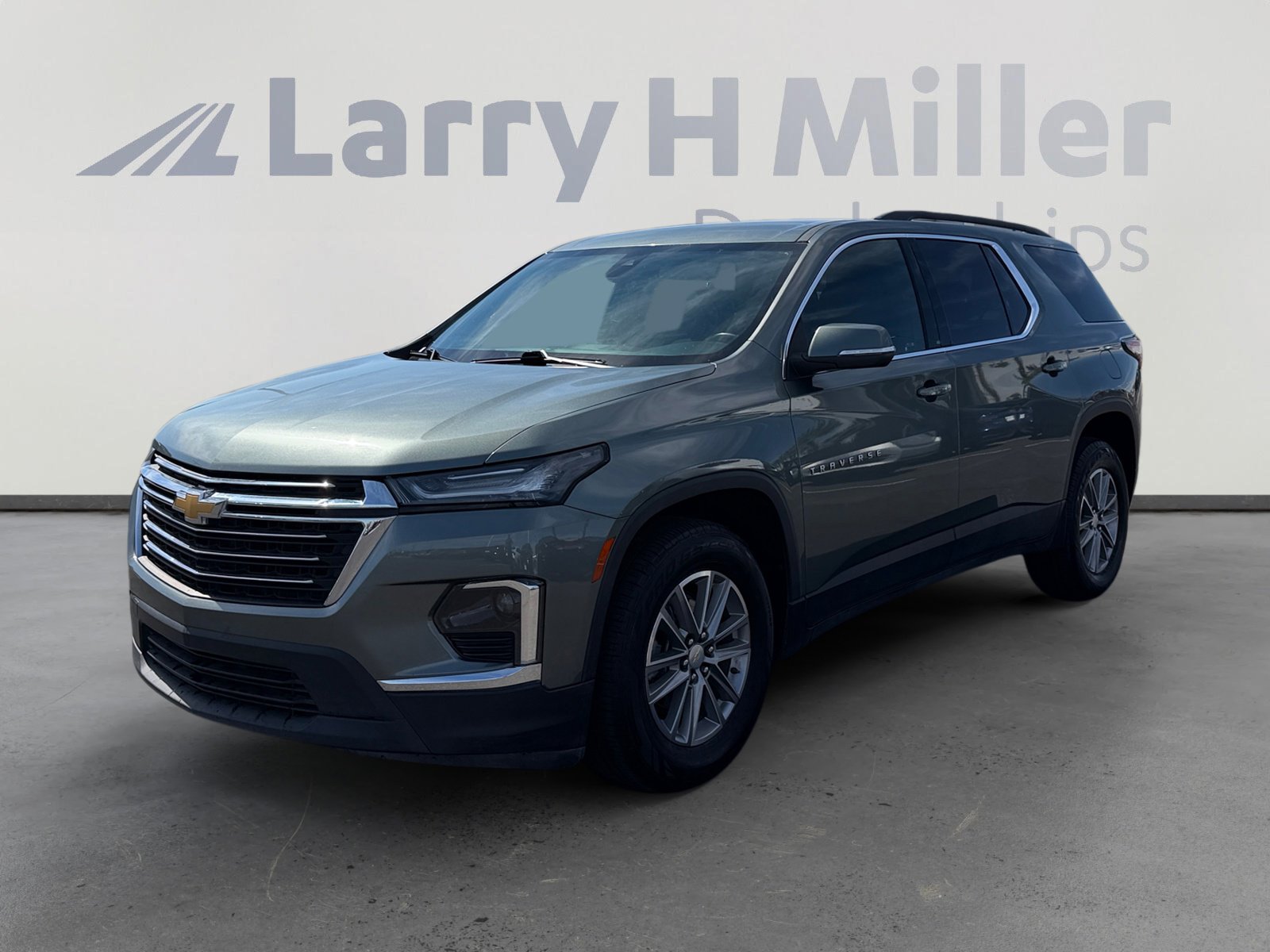 Used 2023 Chevrolet Traverse LT