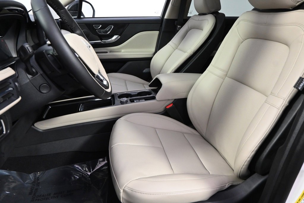 New 2026 Lincoln Corsair Premiere image 13