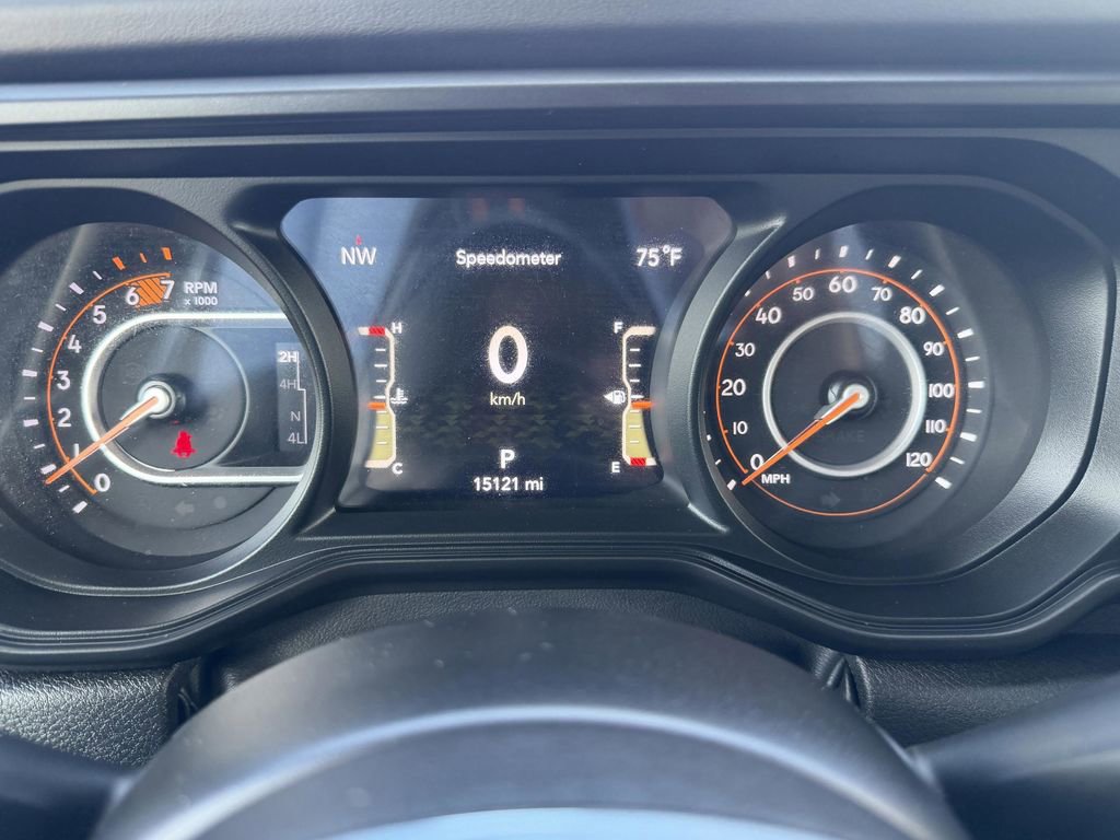 Used 2024 Jeep Wrangler Unlimited Sahara w/ Technology Group AWD/4WD image 33