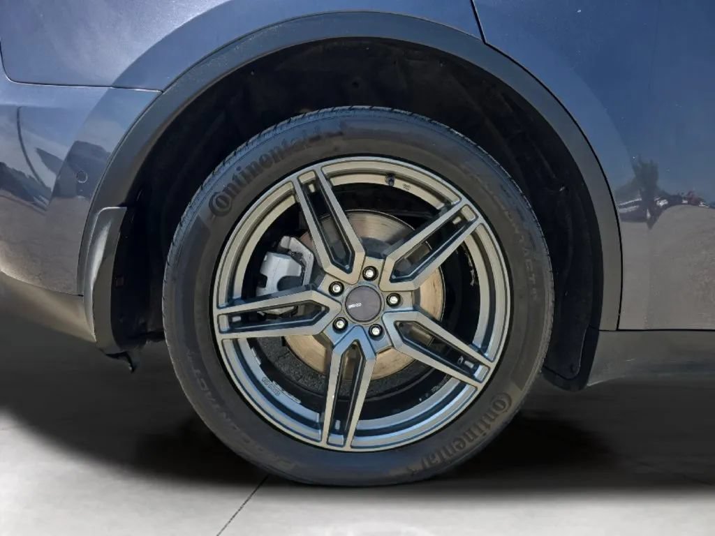 Used 2021 Tesla Model Y Long Range AWD/4WD image 30