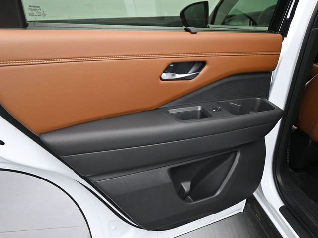 New 2026 Nissan Pathfinder Platinum image 16