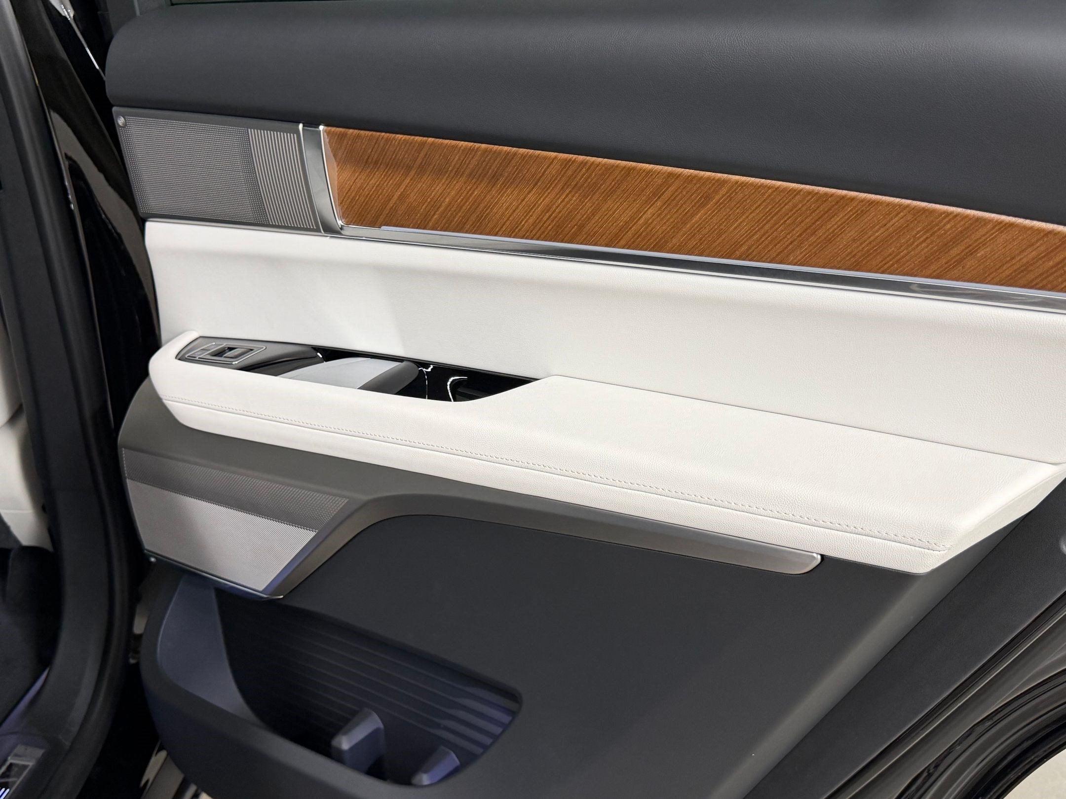 New 2027 Cadillac Vistiq Sport AWD/4WD image 50