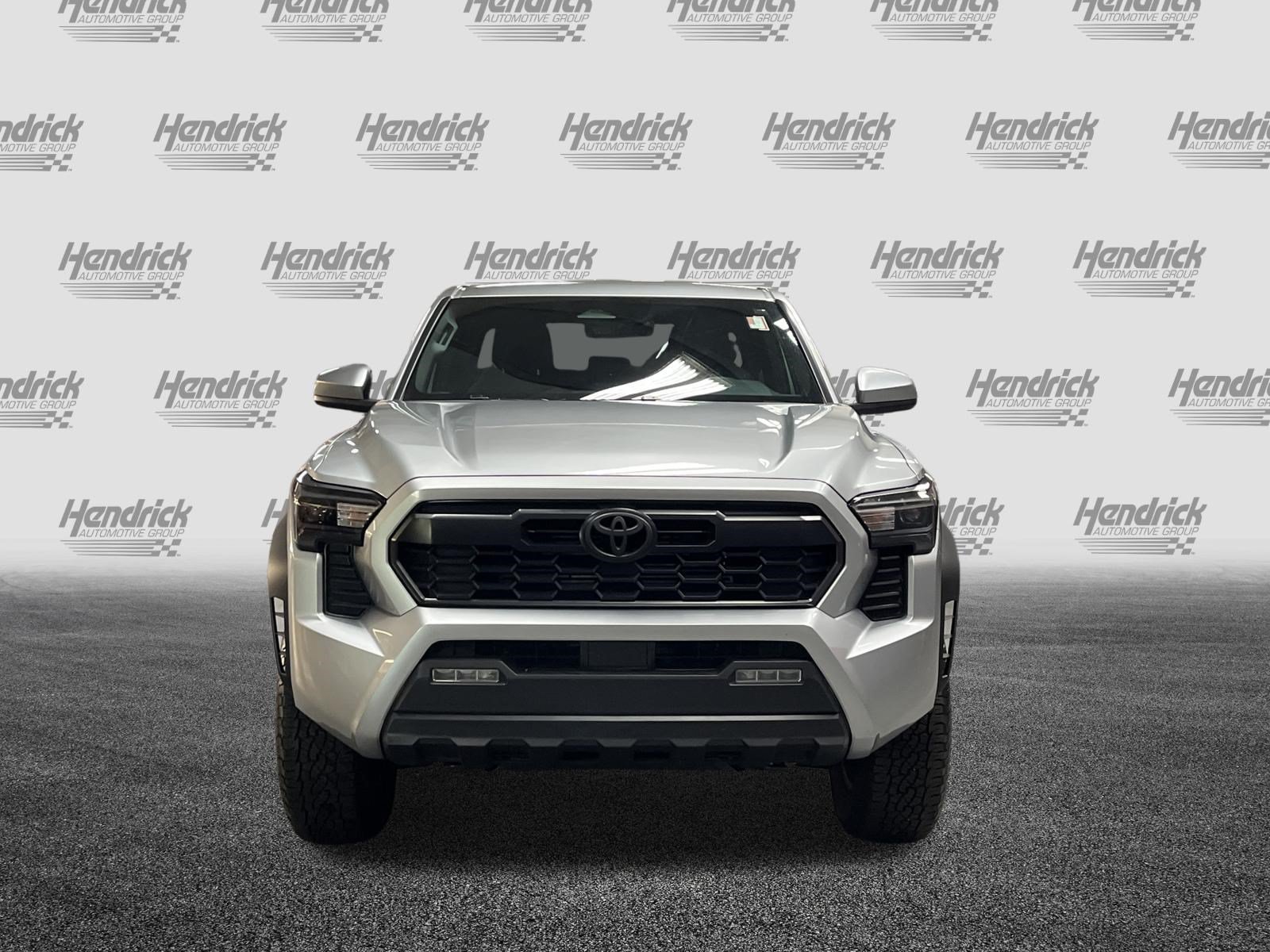 Certified 2025 Toyota Tacoma TRD Off-Road AWD/4WD image 3
