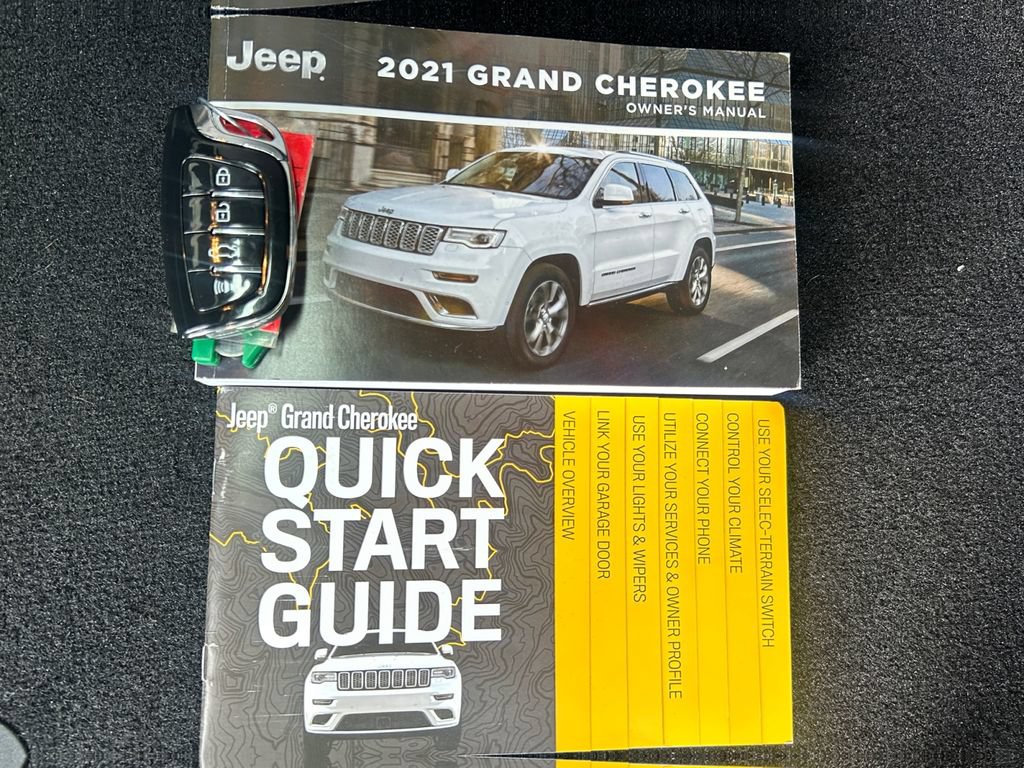 Used 2021 Jeep Grand Cherokee Laredo AWD/4WD image 19