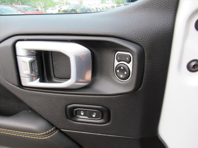 Certified 2024 Jeep Wrangler Sahara w/ Technology Group image 22