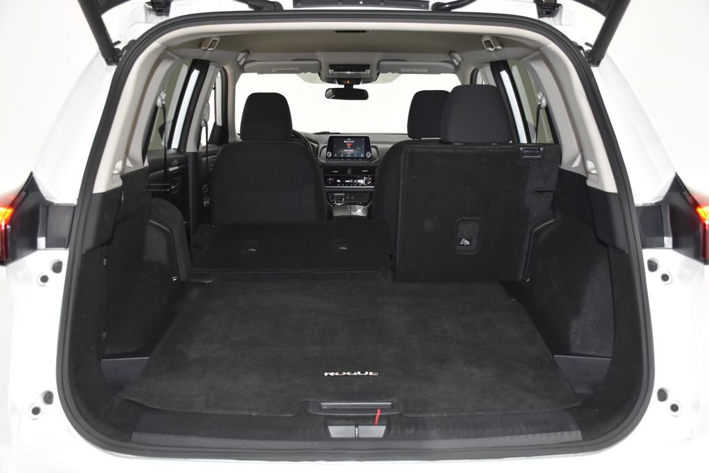 Used 2024 Nissan Rogue SV image 30
