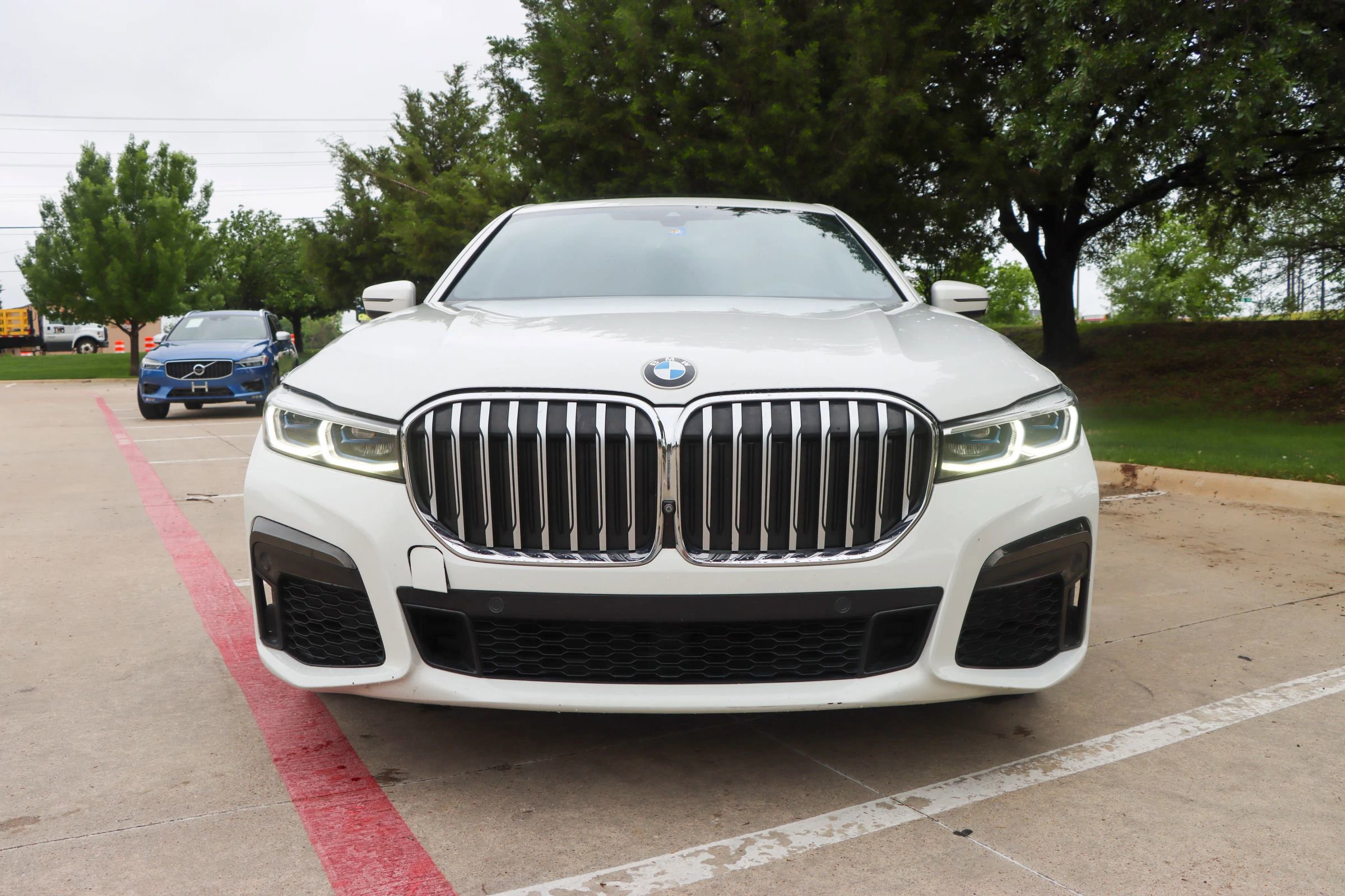 Used 2020 BMW 740i w/ M Sport Package RWD image 2