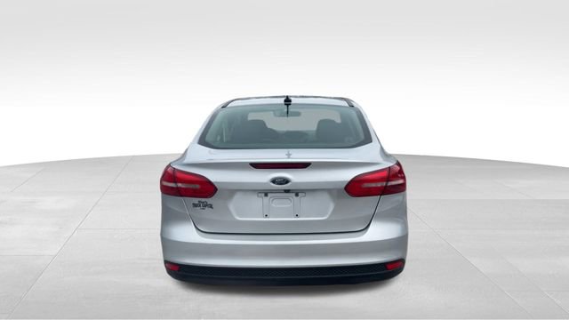 Used 2016 Ford Focus SE w/ SE Cold Weather Package FWD image 12