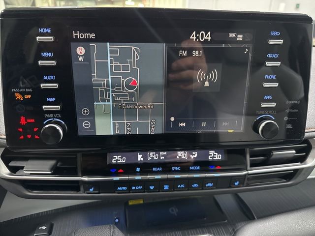 Used 2022 Toyota Sienna XSE FWD image 24