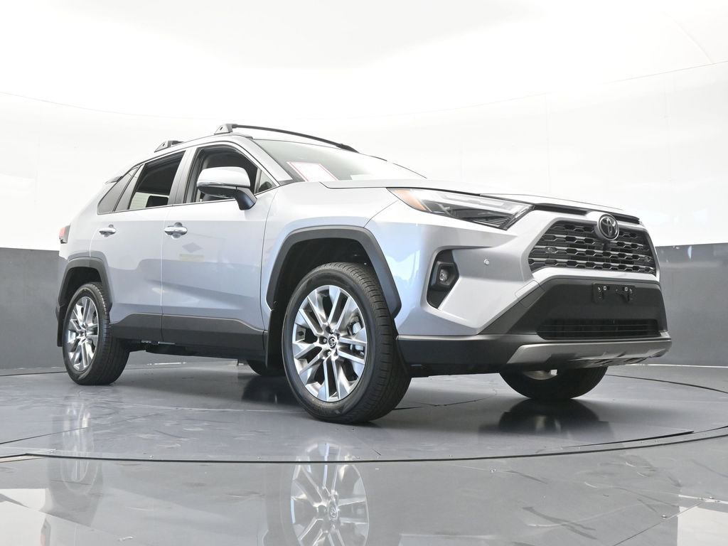 Used 2025 Toyota RAV4 Limited AWD/4WD image 71