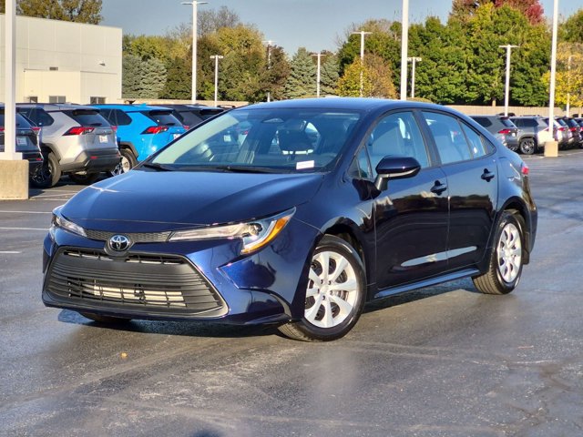 Used 2025 Toyota Corolla LE FWD image 2