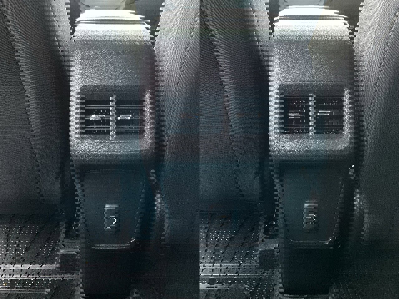 Used 2024 Chevrolet Equinox LS image 17