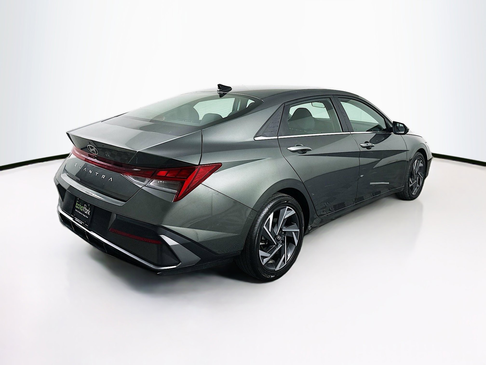 Used 2025 Hyundai Elantra SEL image 9