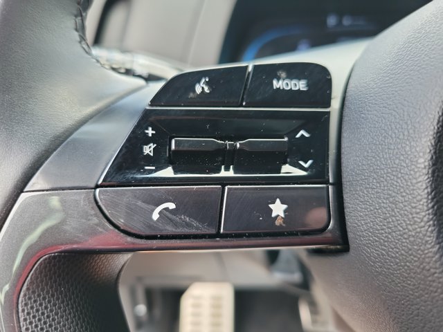 Used 2025 Hyundai Elantra Sport FWD image 15