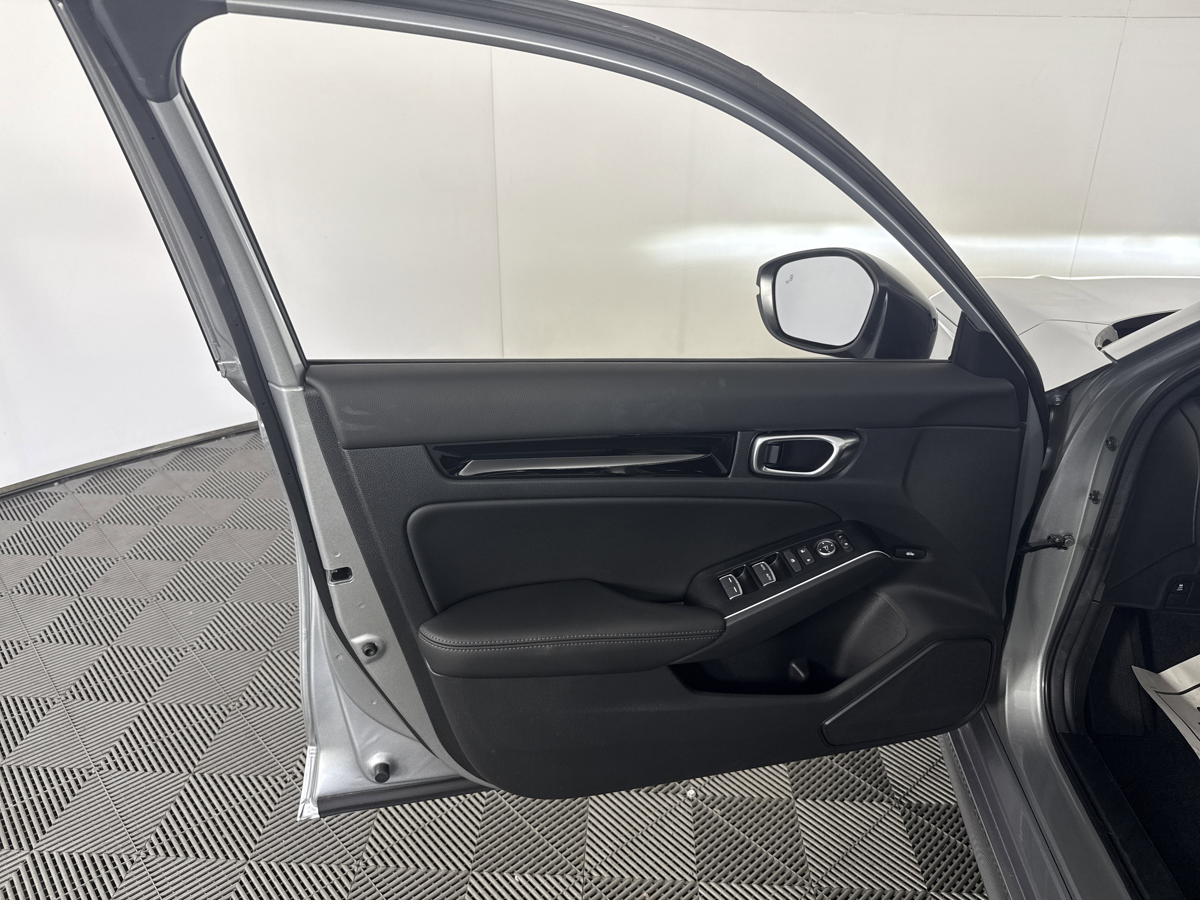 Certified 2025 Honda Civic Sport Touring image 13