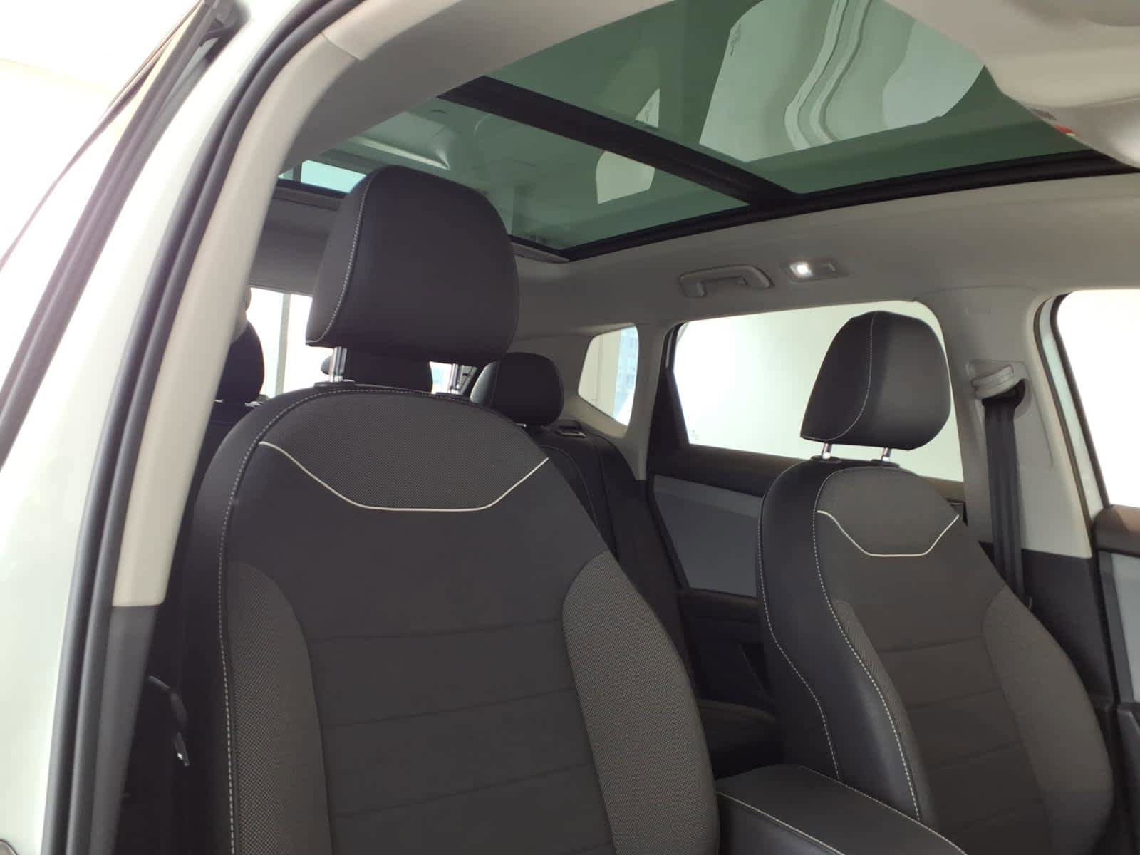 Certified 2023 Volkswagen Taos SE w/ Panoramic Sunroof Package AWD/4WD image 21