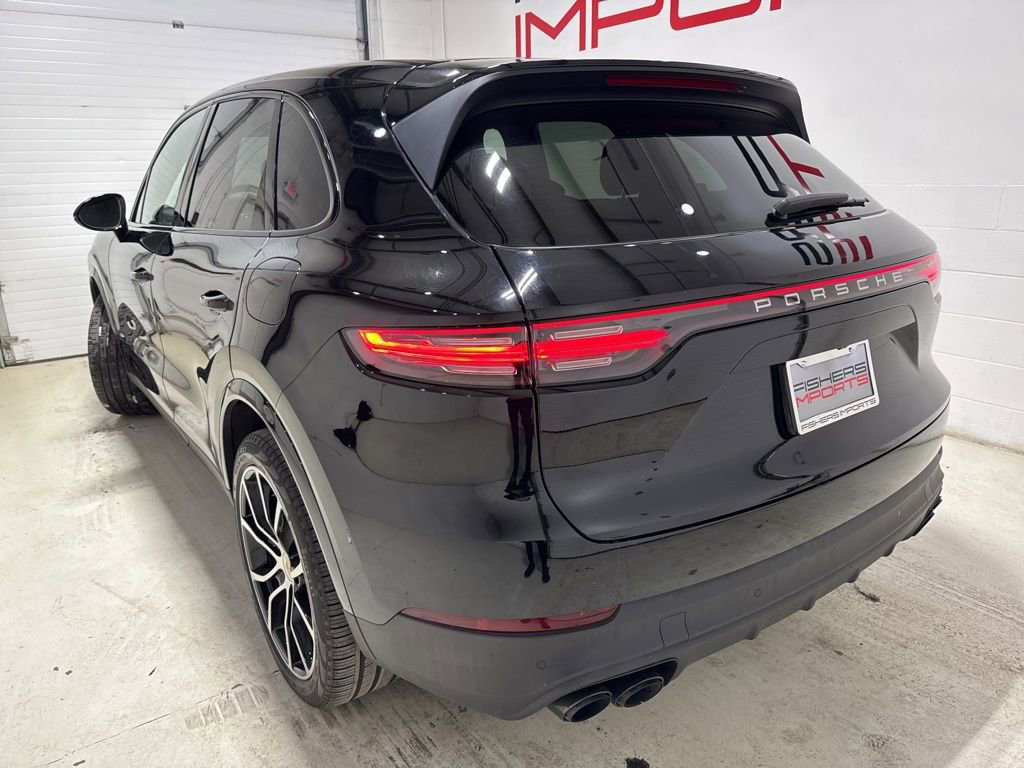 Used 2023 Porsche Cayenne w/ Premium Package AWD/4WD image 5