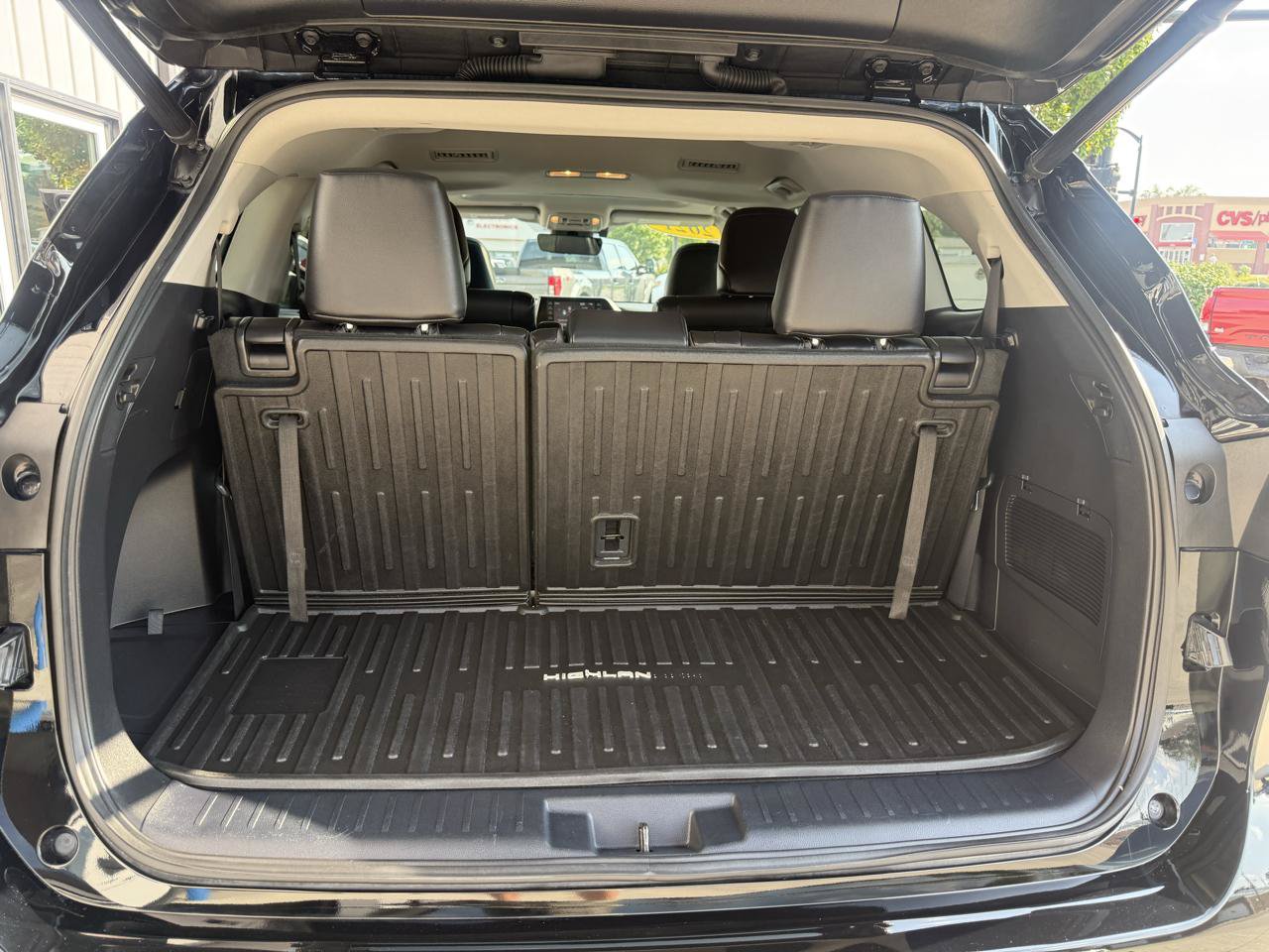 Used 2021 Toyota Highlander XLE AWD/4WD image 21