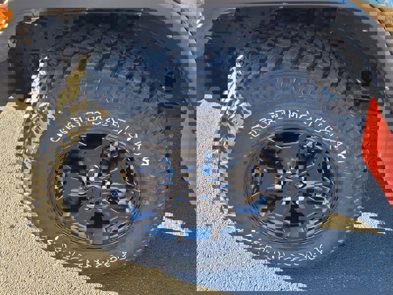 Used 2022 Jeep Gladiator Sport image 14