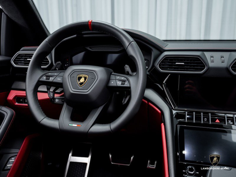Used 2024 Lamborghini Urus S image 33