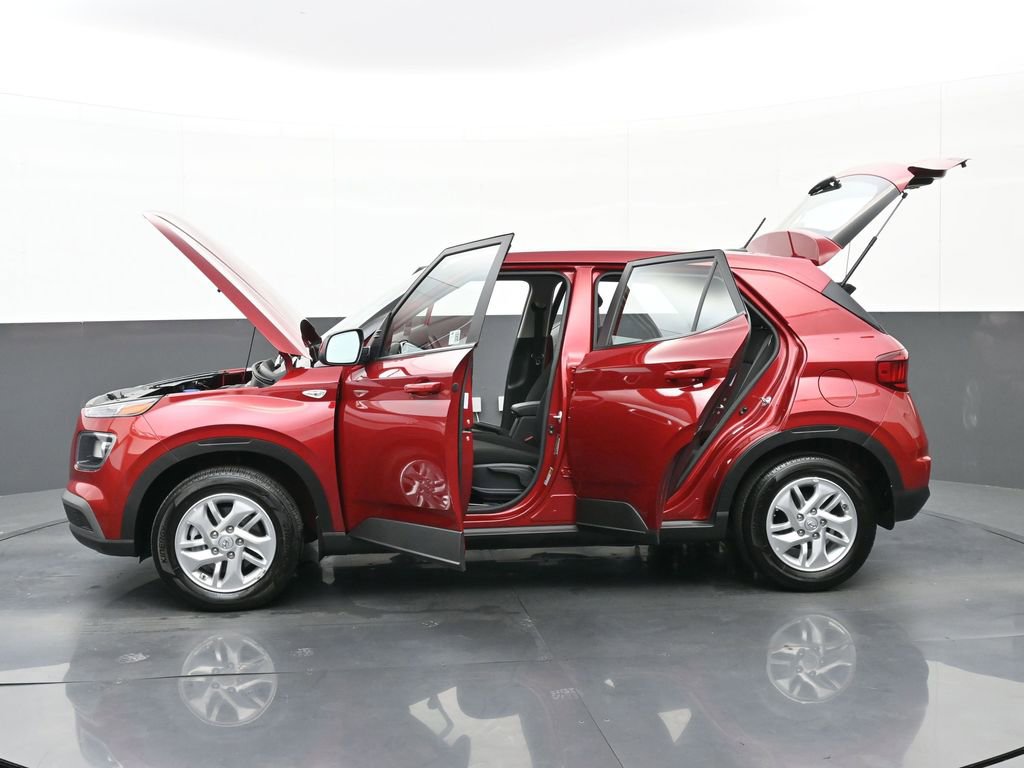 Certified 2025 Hyundai Venue SE image 41
