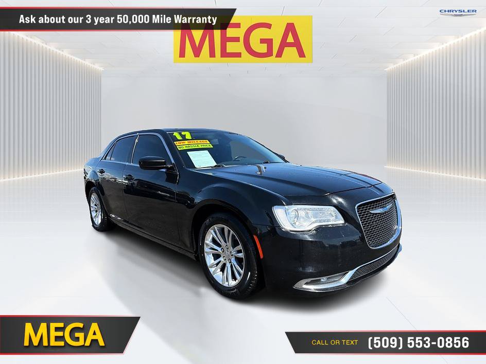 Used 2017 Chrysler 300 Limited w/ Value Package RWD image 3