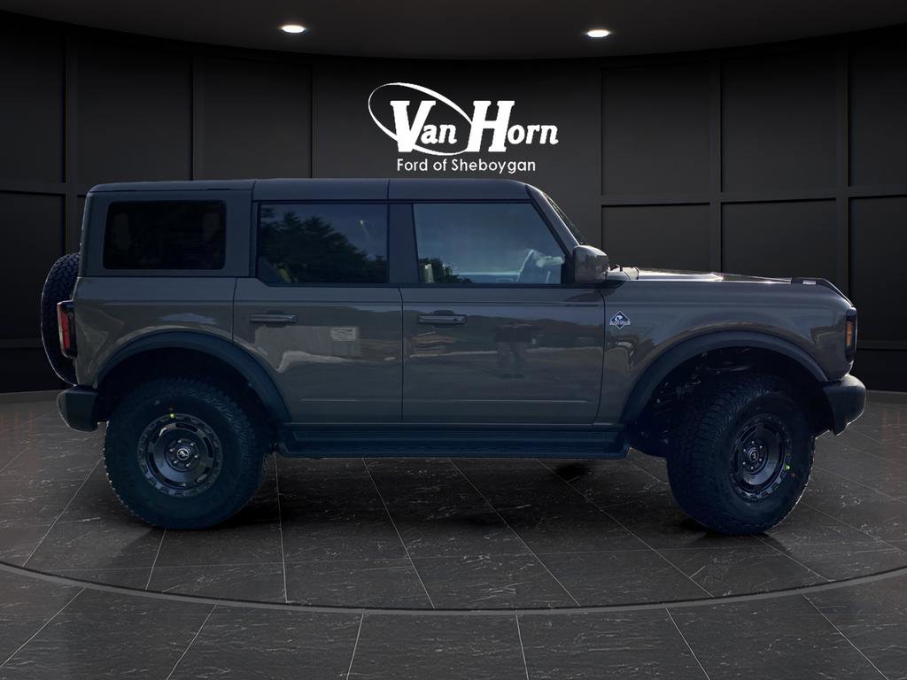 New 2025 Ford Bronco Outer Banks w/ Sasquatch Package image 2