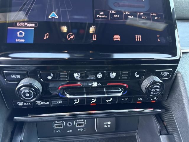 Used 2025 Jeep Grand Cherokee Limited w/ Luxury Tech Group II AWD/4WD image 28