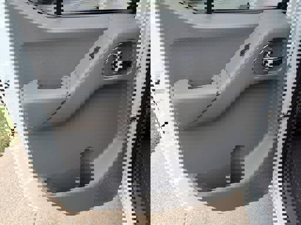 Used 2019 Nissan Frontier Desert Runner image 9