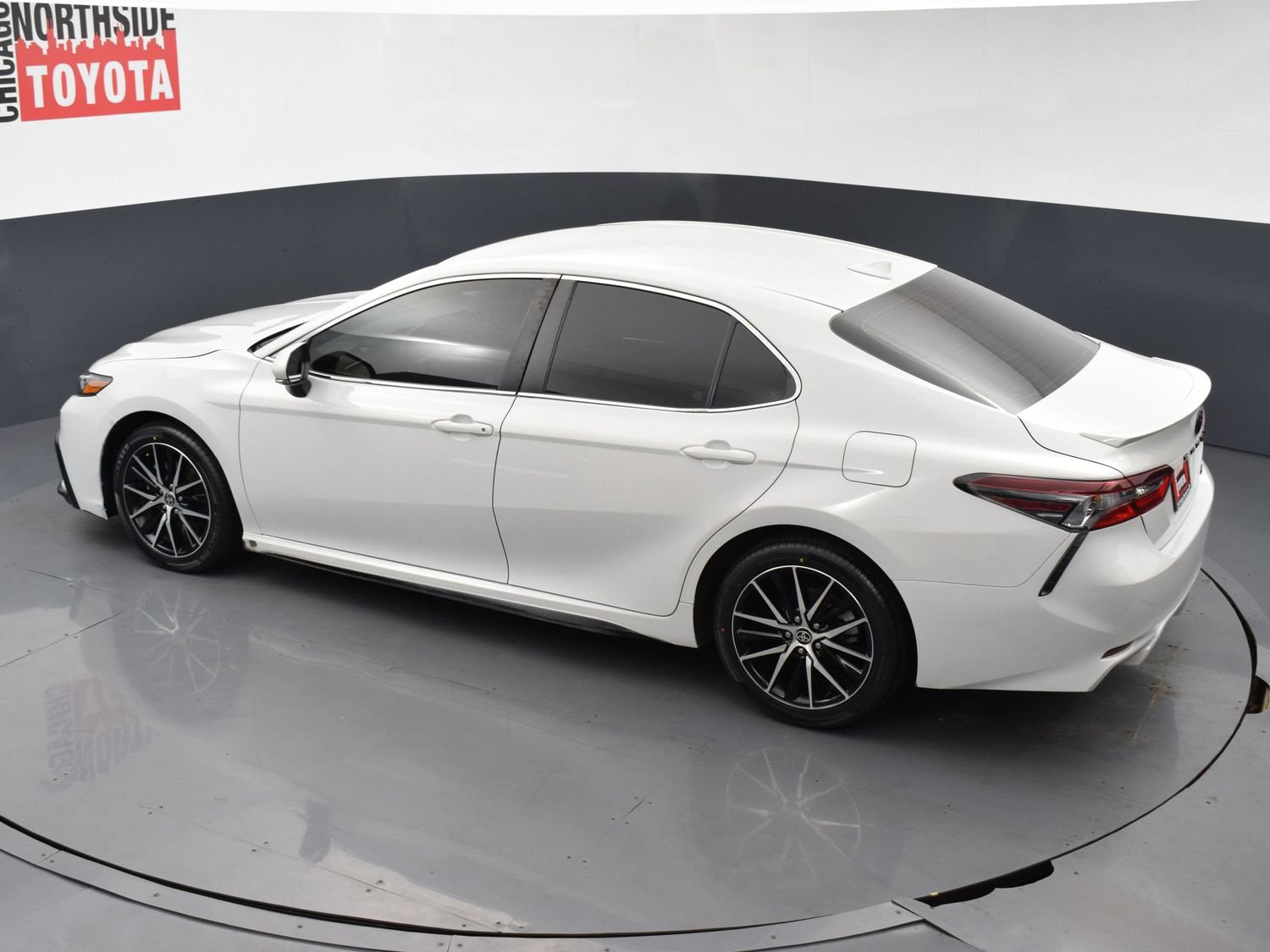 Used 2024 Toyota Camry SE FWD image 19