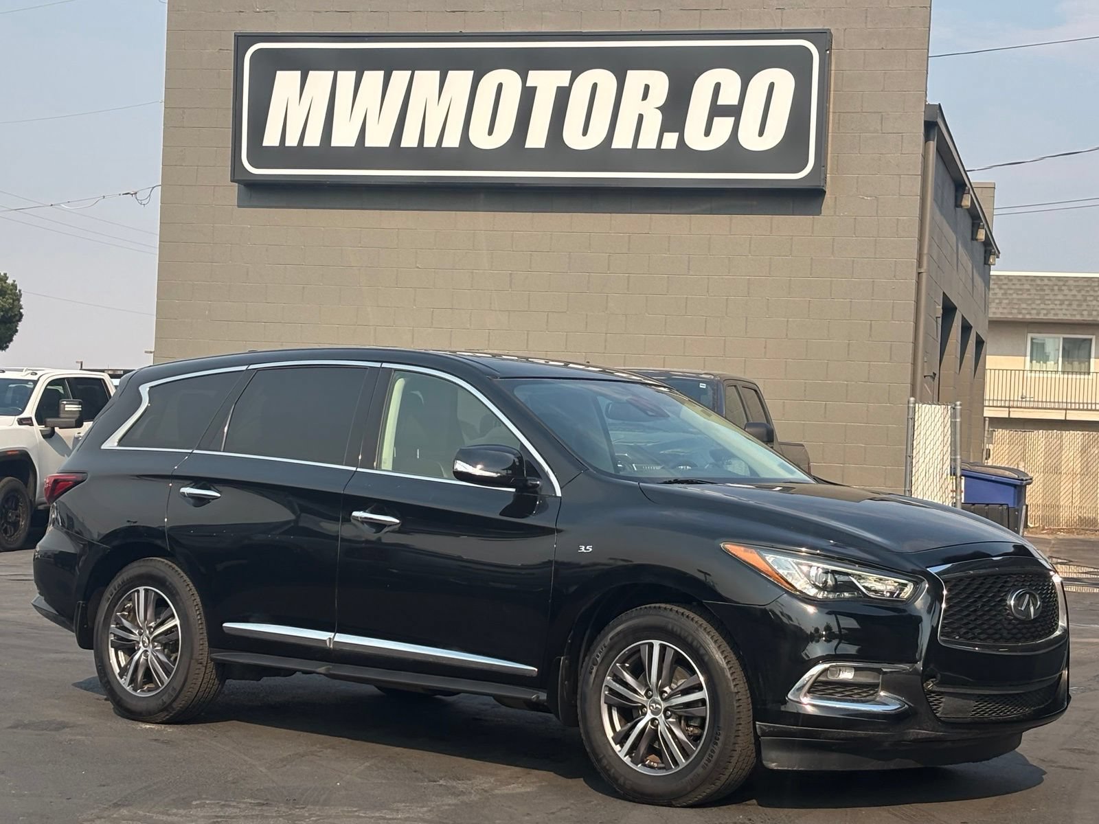 Used 2019 INFINITI QX60 Pure FWD image 1