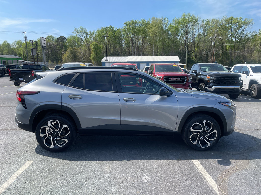 New 2026 Chevrolet Trax RS w/ Driver Confidence Package image 2