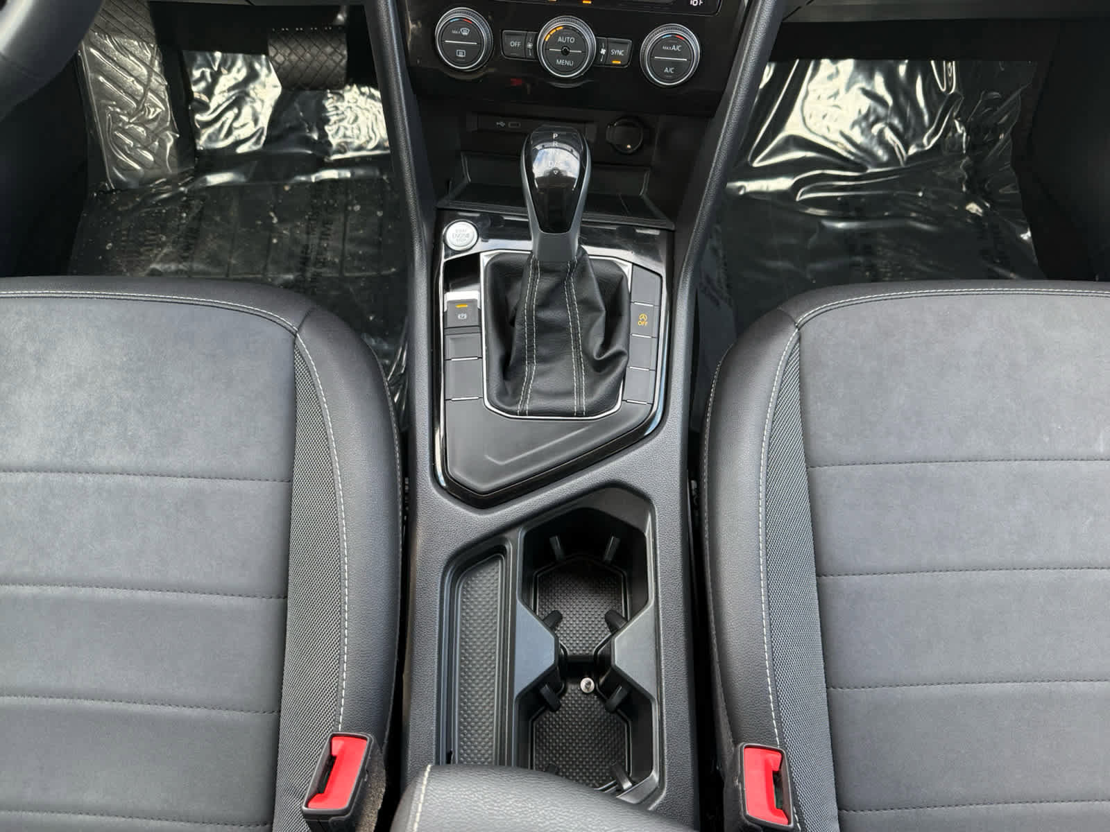 Used 2024 Volkswagen Taos SE image 26