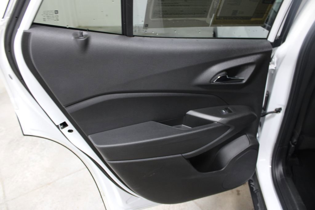 Used 2025 Chevrolet Trax LT image 17