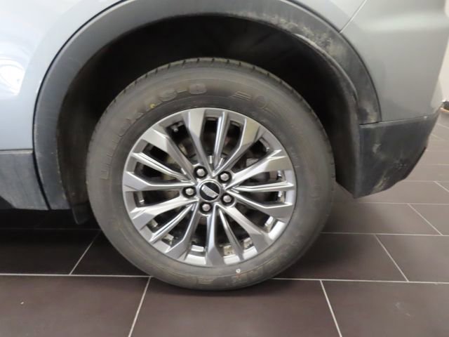 Certified 2025 Cadillac XT4 Premium Luxury image 16