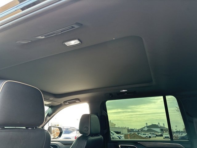 Used 2021 Chevrolet Suburban Premier w/ Premium Package image 14