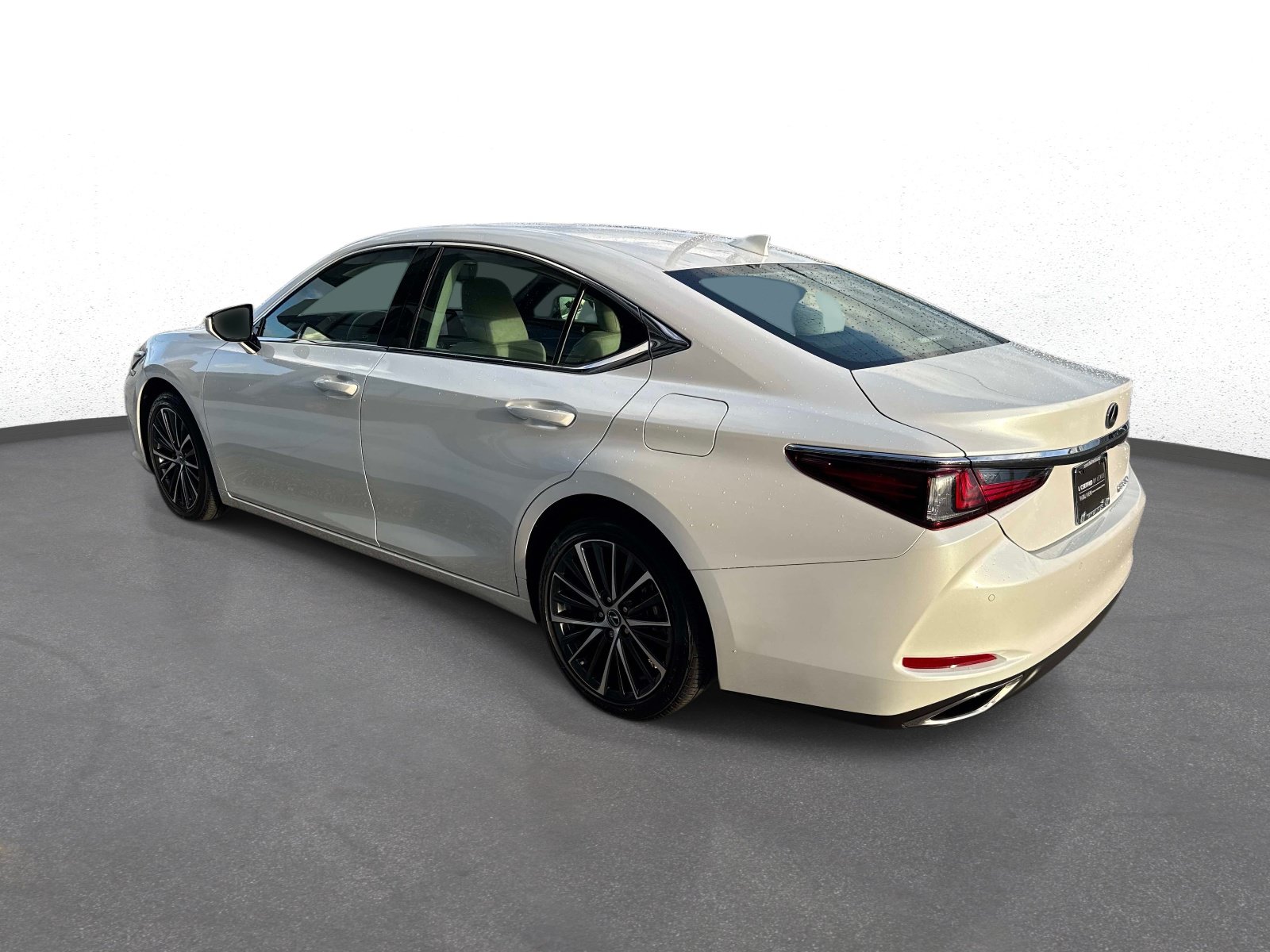 Used 2025 Lexus ES 350 w/ Premium Package FWD image 5