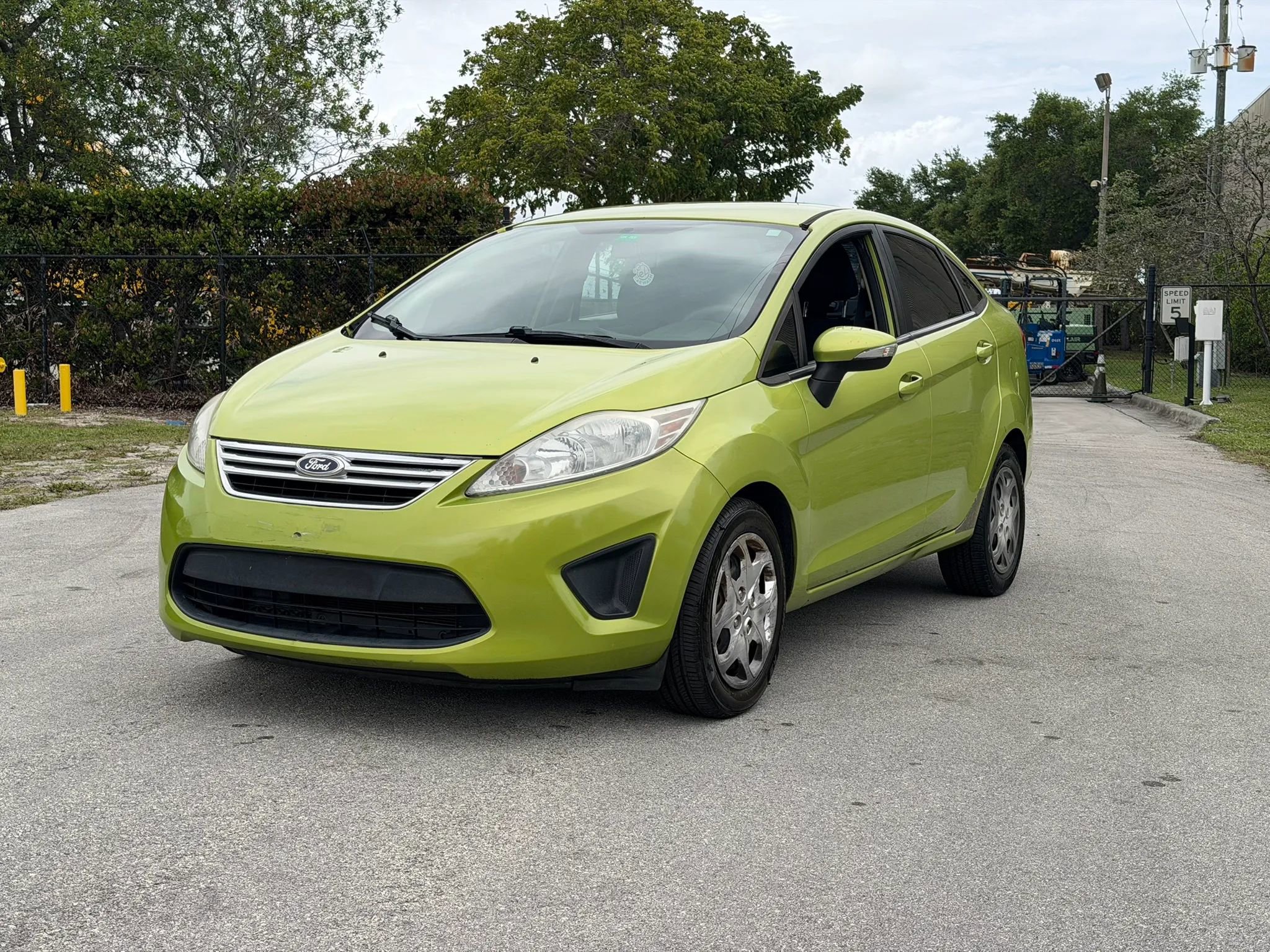 Used 2013 Ford Fiesta SE image 5