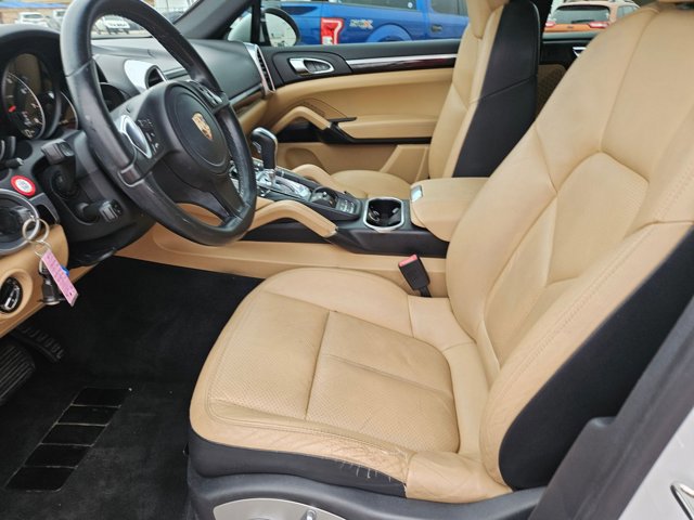 Used 2014 Porsche Cayenne Platinum Edition AWD/4WD image 14