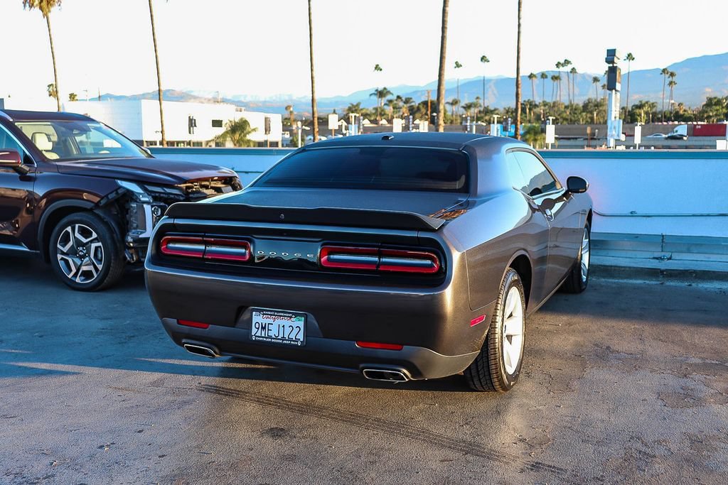 Used 2023 Dodge Challenger SXT RWD image 9